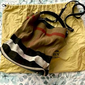 burberry ashby bucket bag
